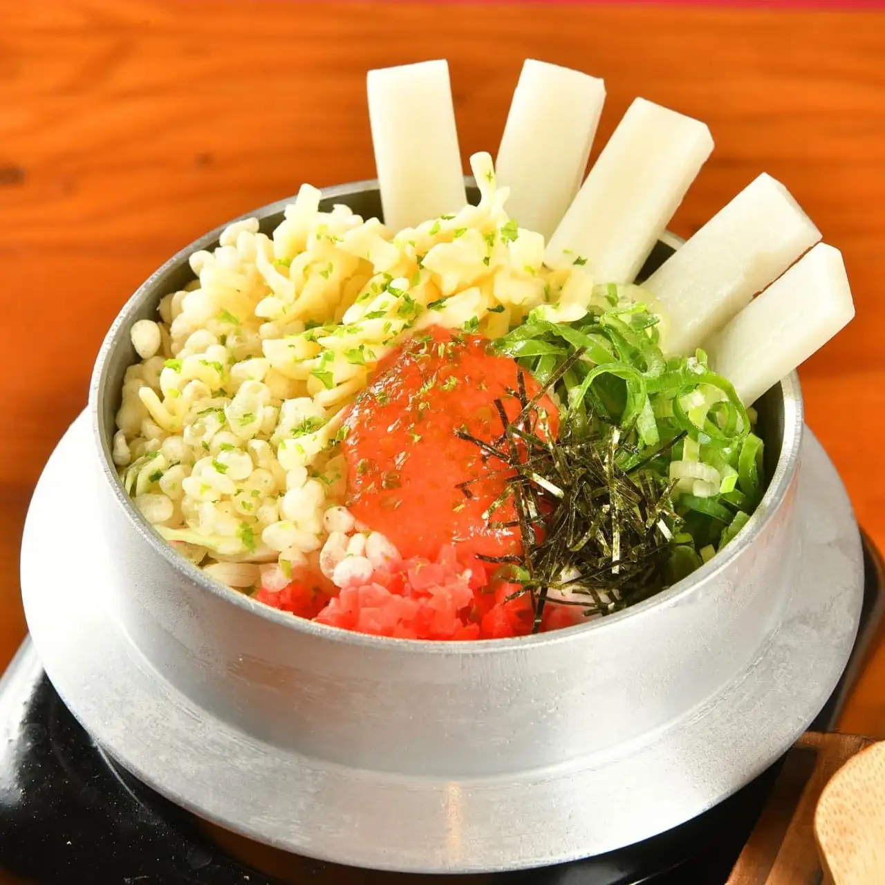 新感覚の鉄板焼き「釜炊きもんじゃ」